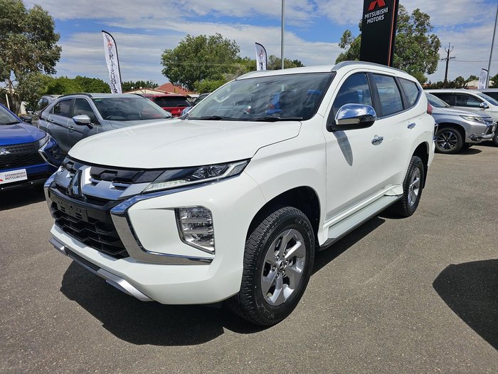 2024 Mitsubishi Pajero Sport GLX
