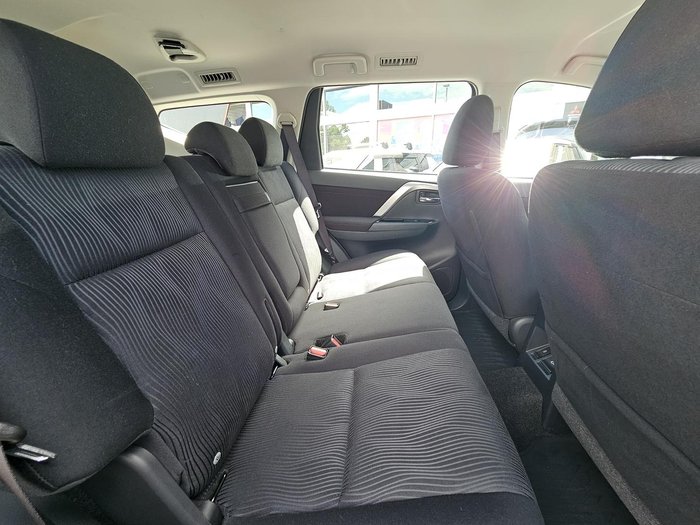 2024 Mitsubishi Pajero Sport GLX