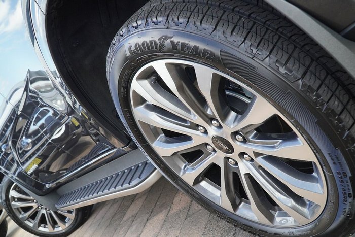 2024 Ford Everest Platinum