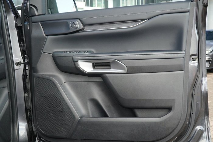 2024 Ford Everest Platinum