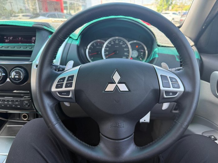 2011 Mitsubishi Challenger LS