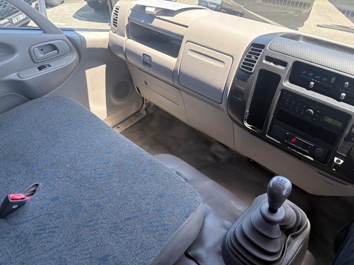 2010 Hino 300 Series 616 Short