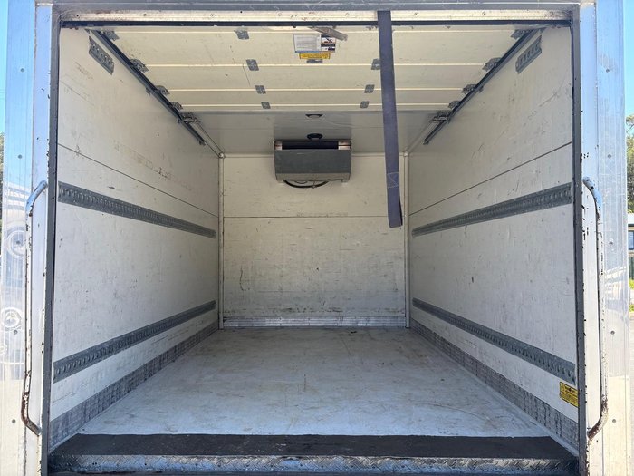 2010 Hino 300 Series 616 Short