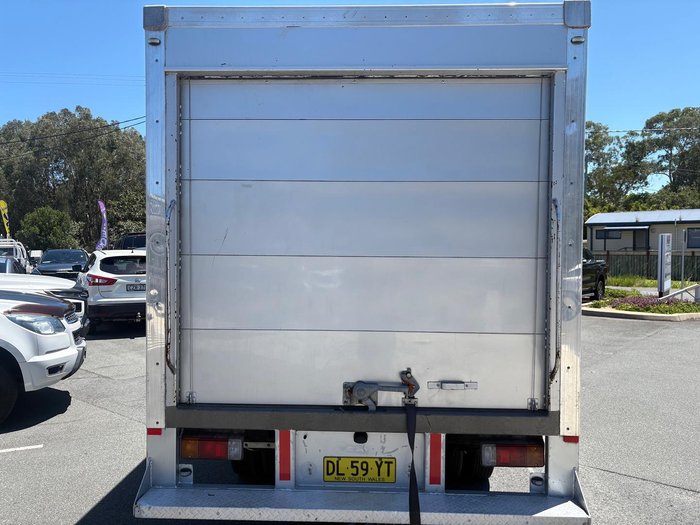 2010 Hino 300 Series 616 Short