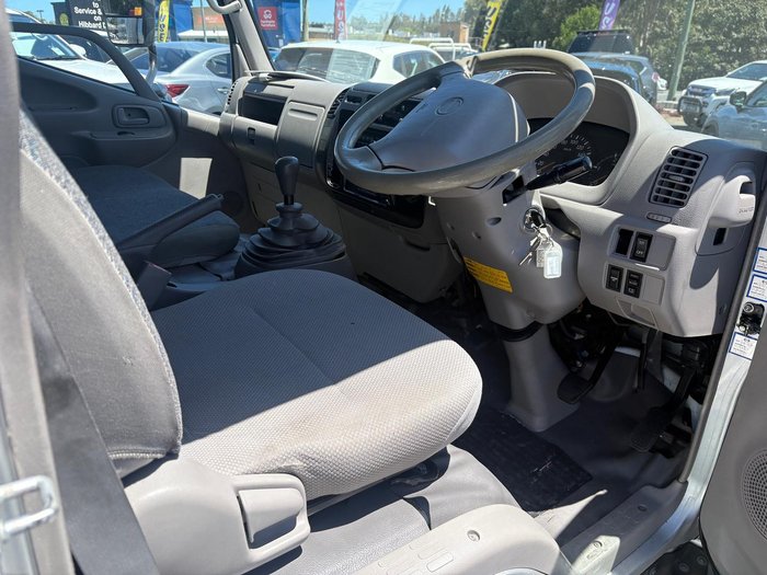 2010 Hino 300 Series 616 Short