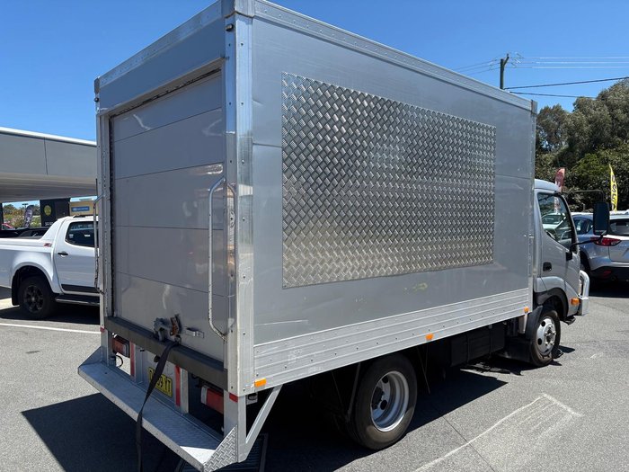 2010 Hino 300 Series 616 Short
