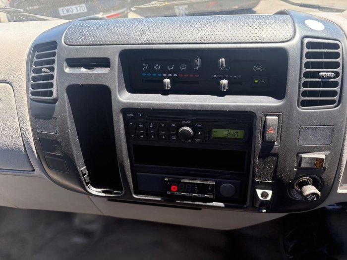 2010 Hino 300 Series 616 Short