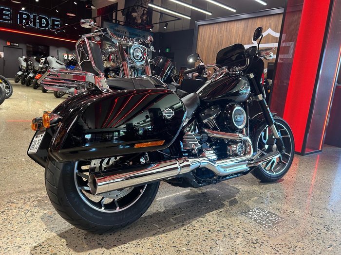 2022 Harley-Davidson Sport Glide 107 (FLSB) Softail Black