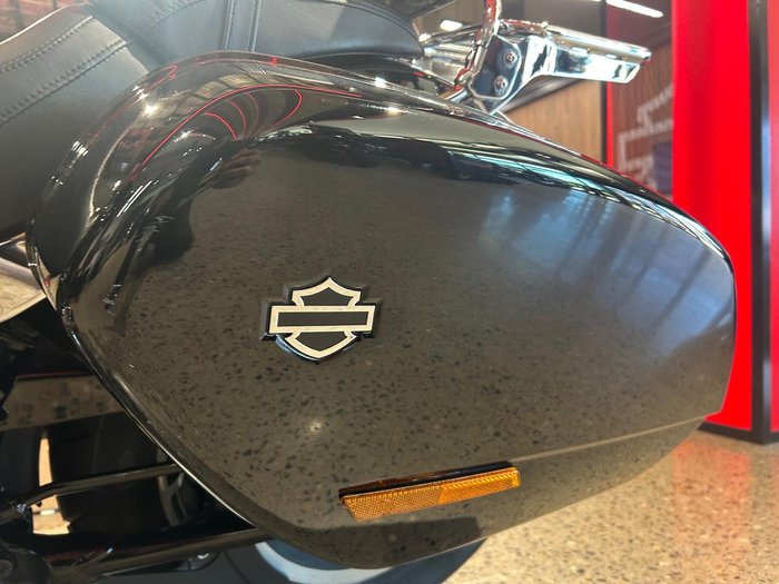 2022 Harley-Davidson Sport Glide 107 (FLSB) Softail Black