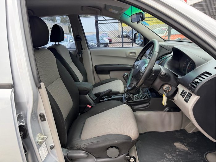 2013 MITSUBISHI TRITON GLX (4x4)