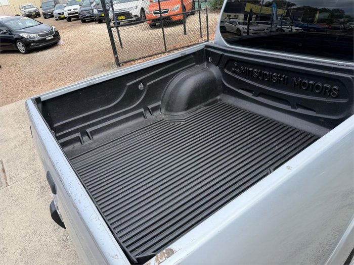 2013 MITSUBISHI TRITON GLX (4x4)