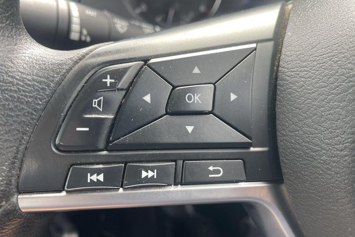 2022 Nissan Navara SL