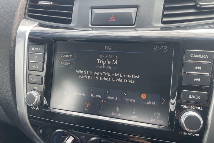 2022 Nissan Navara SL