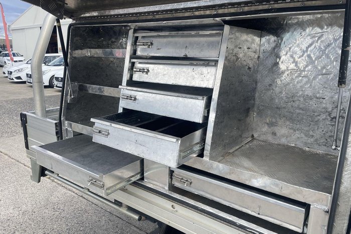 2022 Nissan Navara SL