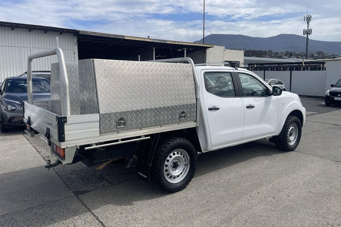 2022 Nissan Navara SL