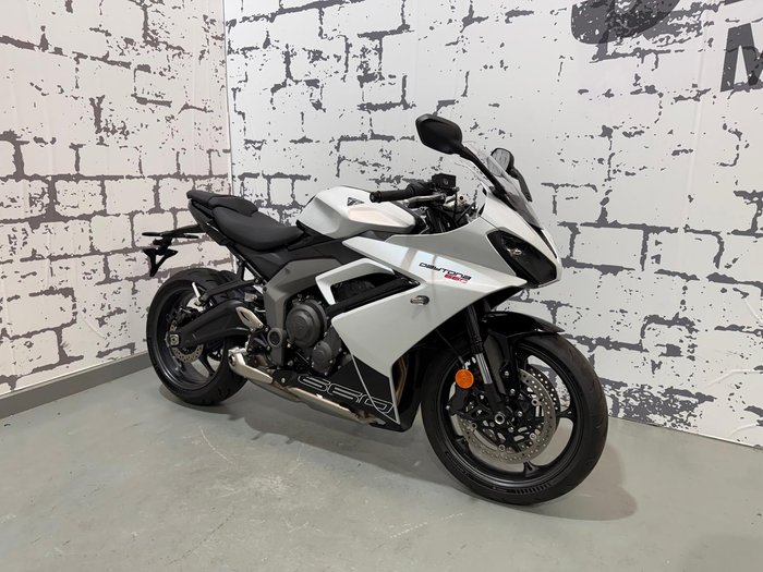 2025 Triumph Daytona 660 Daytona White
