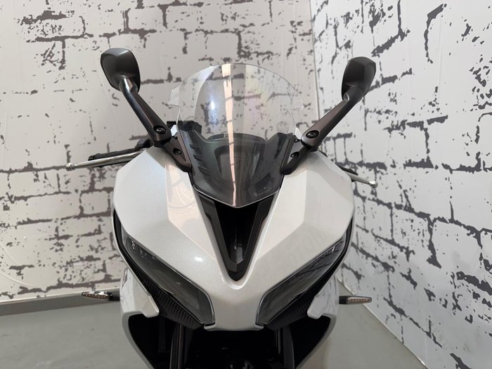 2025 Triumph Daytona 660 Daytona White