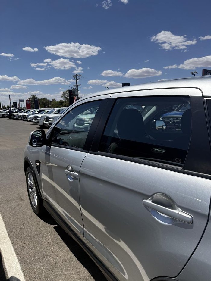 2023 Mitsubishi ASX ES