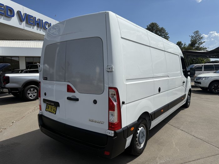 2022 Renault Master Pro 120kW