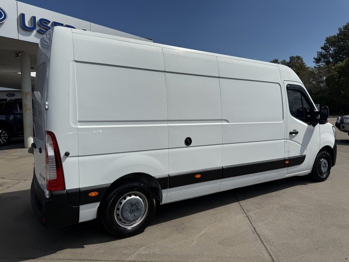 2022 Renault Master