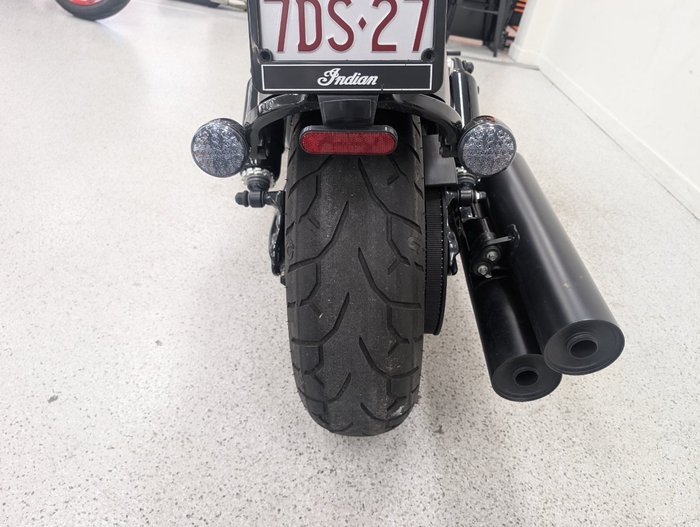 2023 INDIAN CHIEF BOBBER DARK HORSE Black