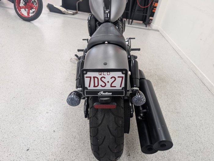 2023 INDIAN CHIEF BOBBER DARK HORSE Black