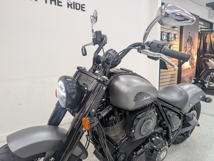 2023 INDIAN CHIEF BOBBER DARK HORSE Black