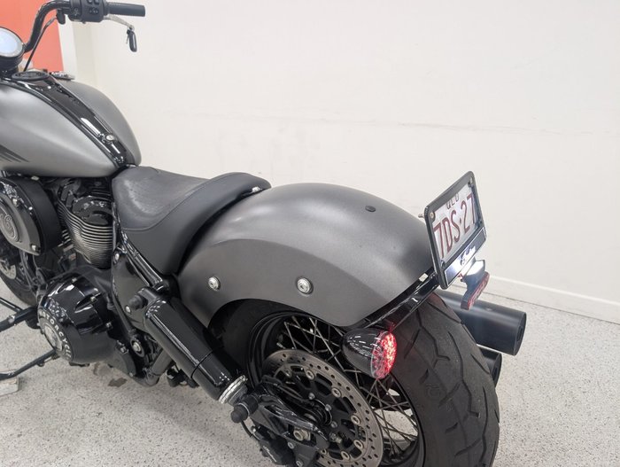 2023 INDIAN CHIEF BOBBER DARK HORSE Black