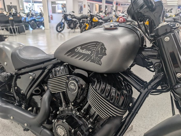 2023 INDIAN CHIEF BOBBER DARK HORSE Black