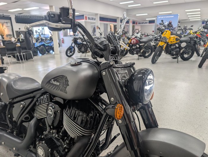 2023 INDIAN CHIEF BOBBER DARK HORSE Black
