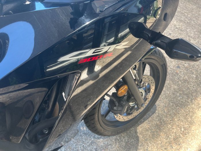 2017 Honda CBR300R BLACK