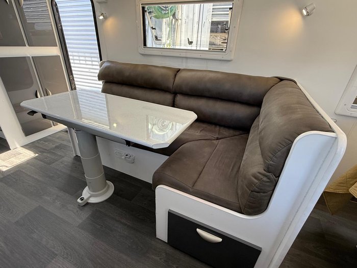 2020 Regent Discoverer