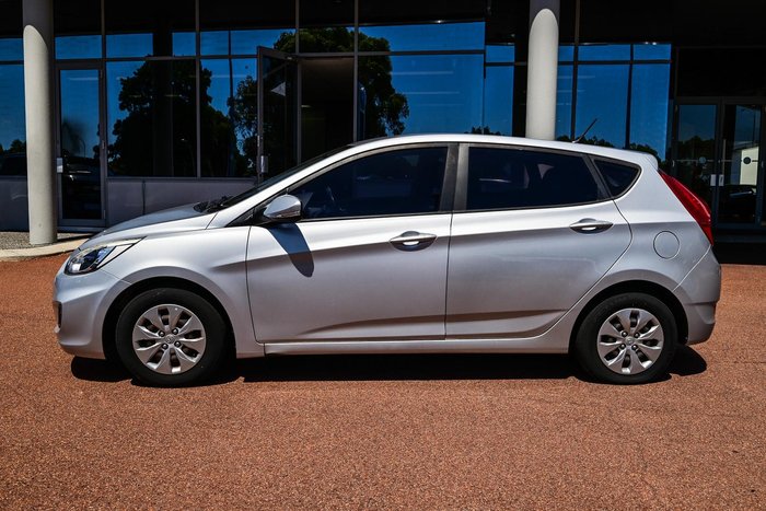 2016 Hyundai Accent Active