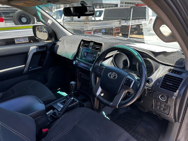 2012 Toyota Prado PRADO 3.0L T/D 5 DOOR WGN A/T GXL 4C20300 002