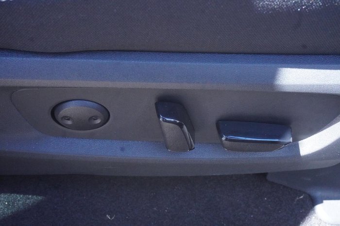 2024 Nissan Pathfinder ST-L