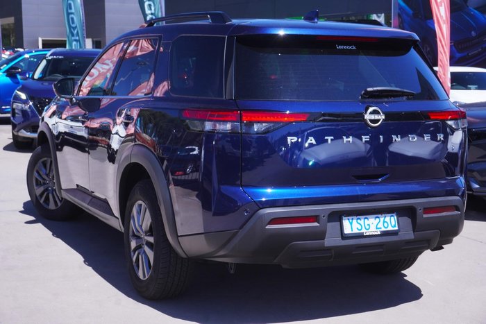 2024 Nissan Pathfinder ST-L