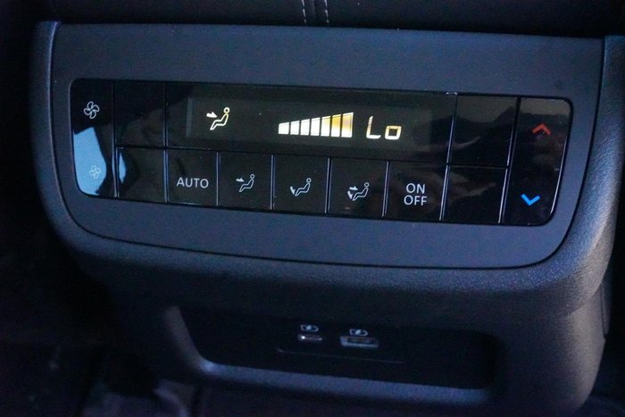 2024 Nissan Pathfinder ST-L