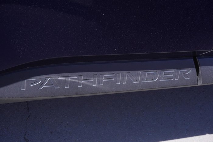 2024 Nissan Pathfinder ST-L