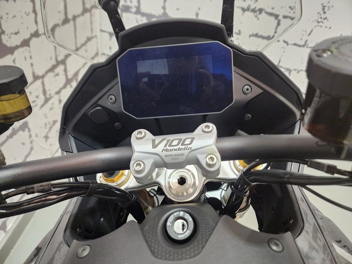 2024 Moto Guzzi V100 Mandello S V100 Grey