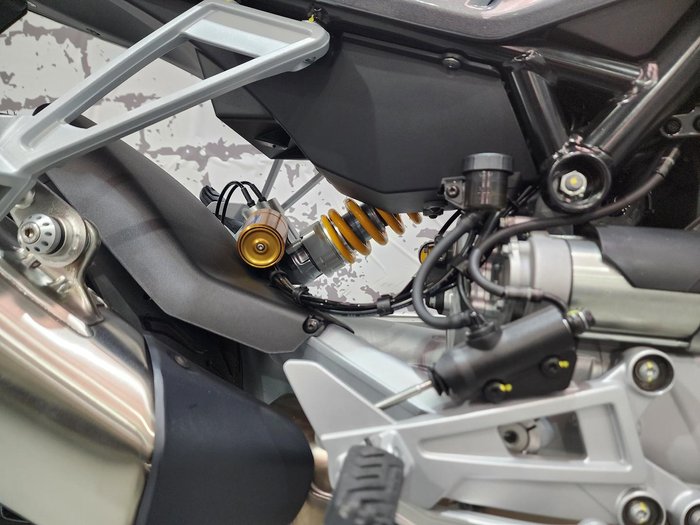 2024 Moto Guzzi V100 Mandello S V100 Grey