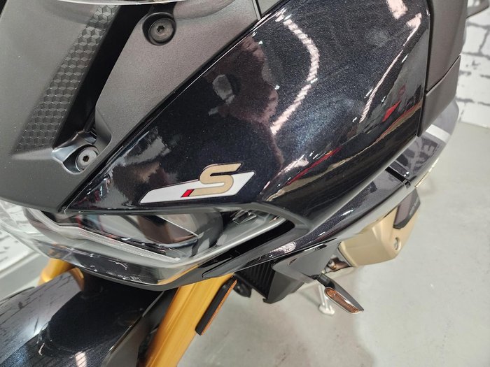 2024 Moto Guzzi V100 Mandello S V100 Grey