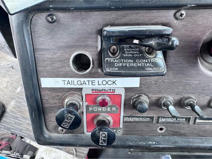 1995 Freightliner Fl 112