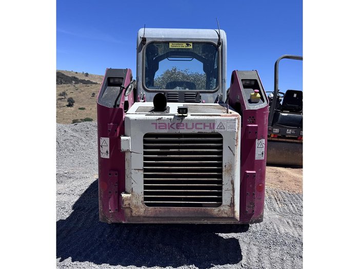 Takeuchi Skid Steer Tl230