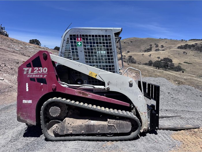 Takeuchi Skid Steer Tl230
