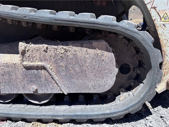 Takeuchi Skid Steer Tl230