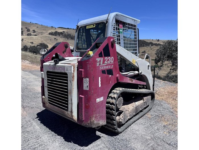 Takeuchi Skid Steer Tl230