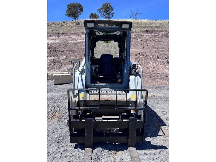 Takeuchi Skid Steer Tl230