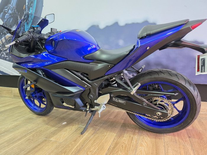 2023 Yamaha YZF-R3 BLUE