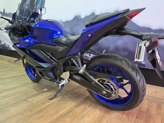 2023 Yamaha YZF-R3 BLUE