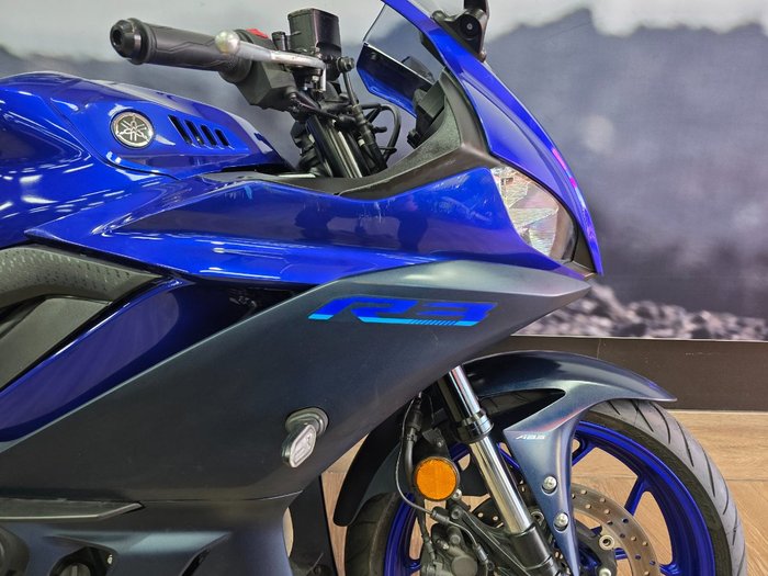 2023 Yamaha YZF-R3 BLUE